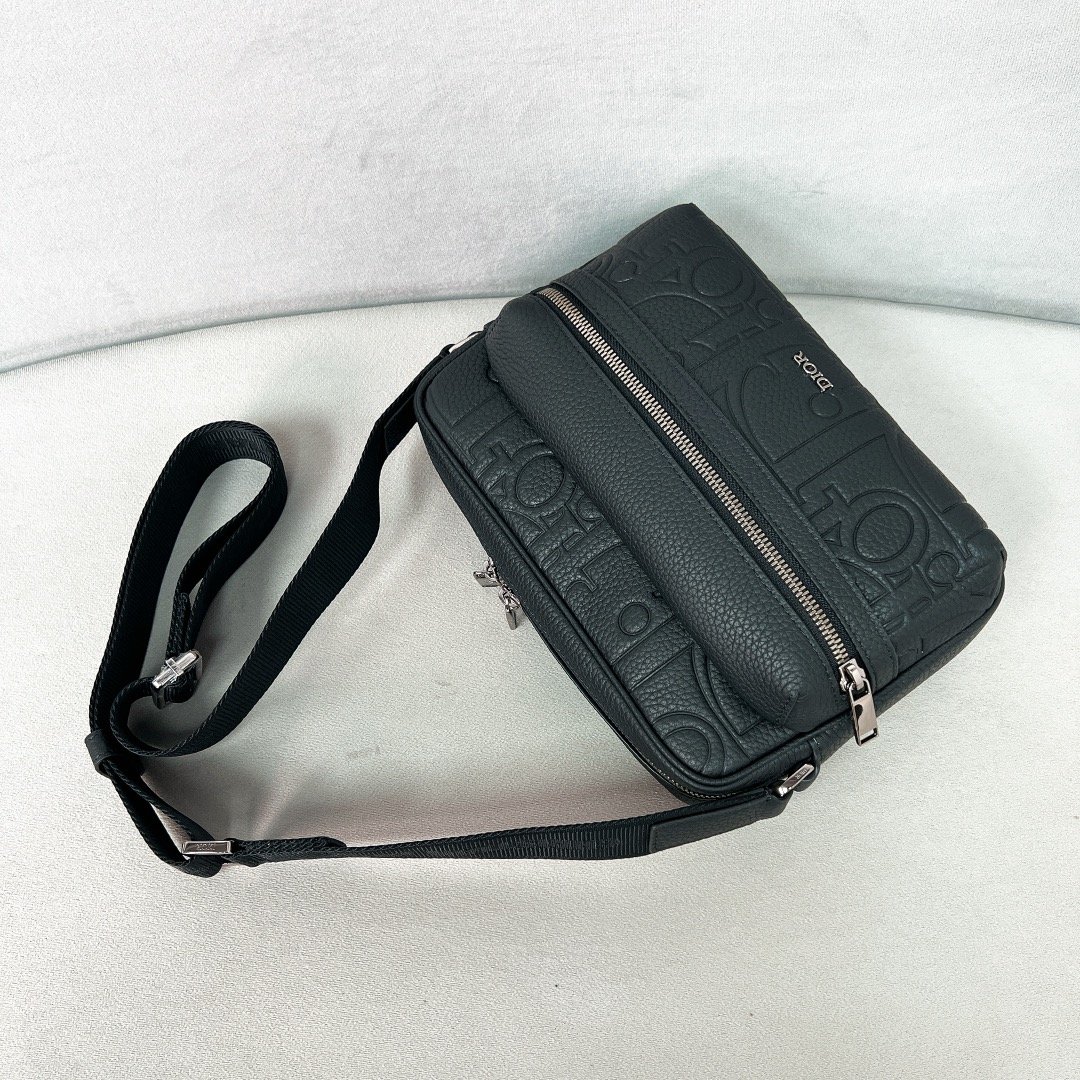 [DIOR] 디올 라이더 2.0 그래비티 레더 메신저백