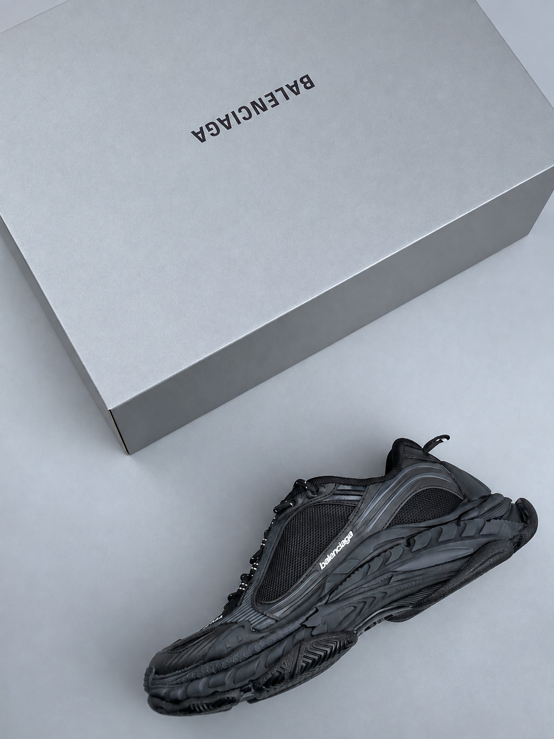 [BALENCIAGA] 발렌시아가  트리플 S.2 청키 로우탑 스니커즈