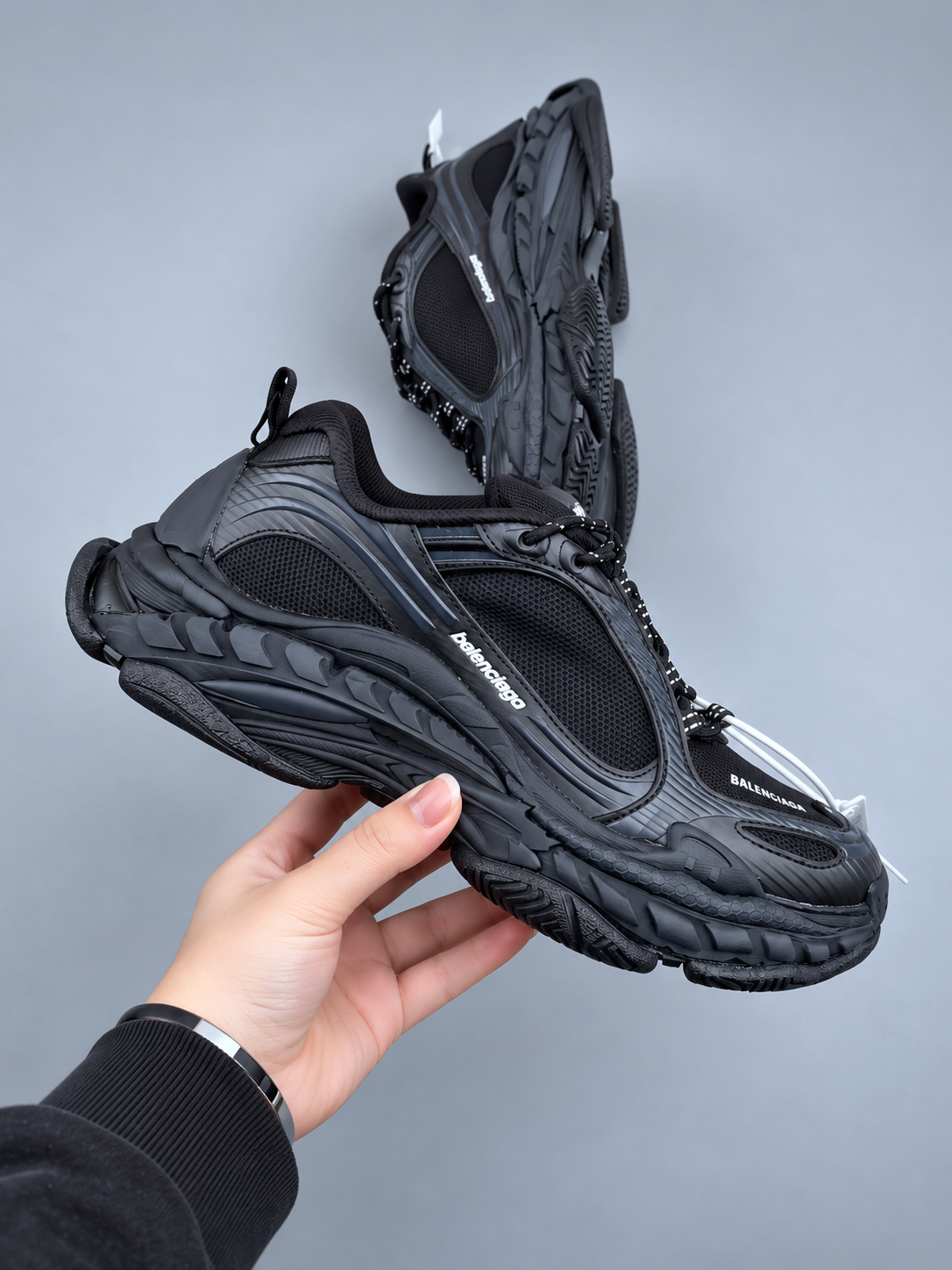 [BALENCIAGA] 발렌시아가  트리플 S.2 청키 로우탑 스니커즈