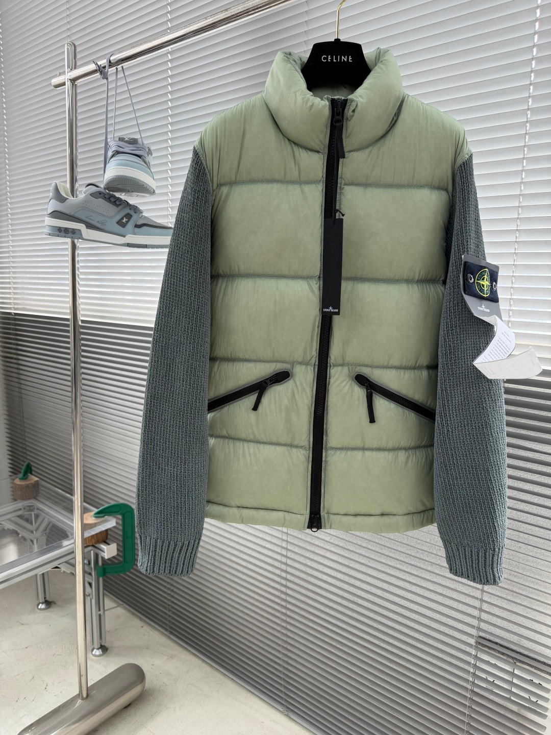 [STONE ISLAND] 스톤 아일랜드 배지 로고 패치워크 니트 다운 재킷
