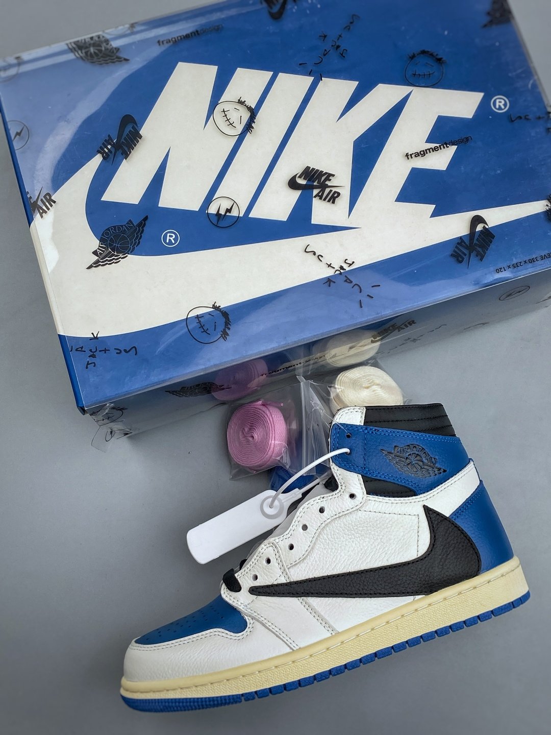 [NIKE] 나이키 조던 1 x 트래비스 스캇 프라그먼트 레트로 하이 OG SP 밀리터리 블루