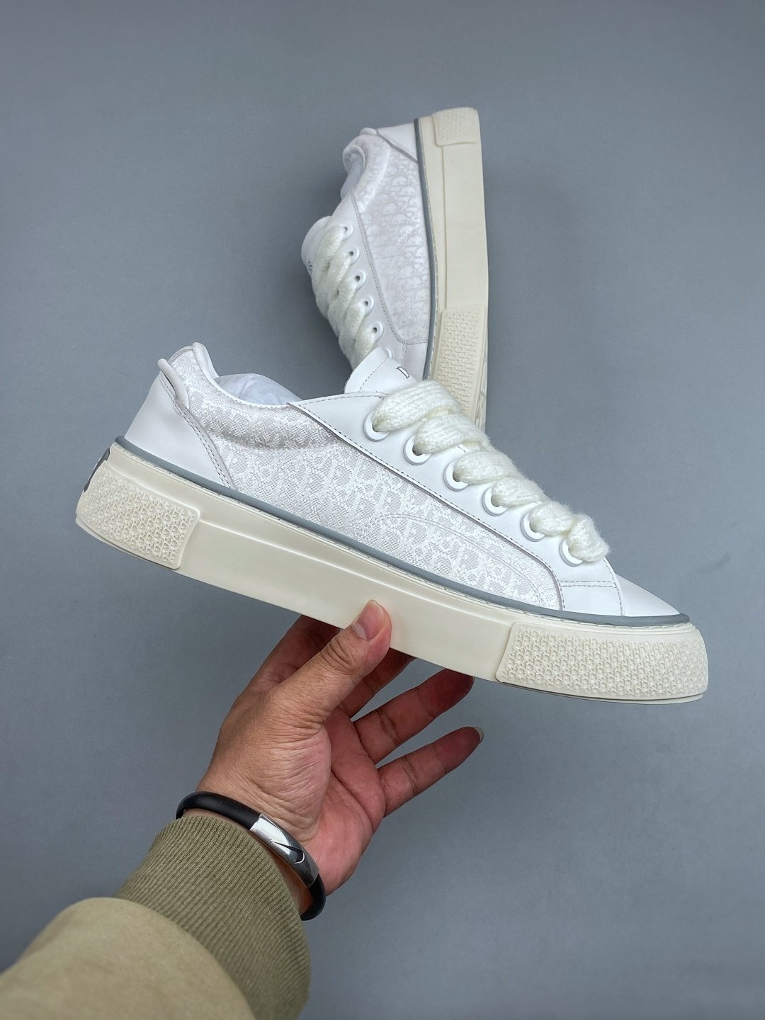 [DIOR] 디올 B33 스니커즈