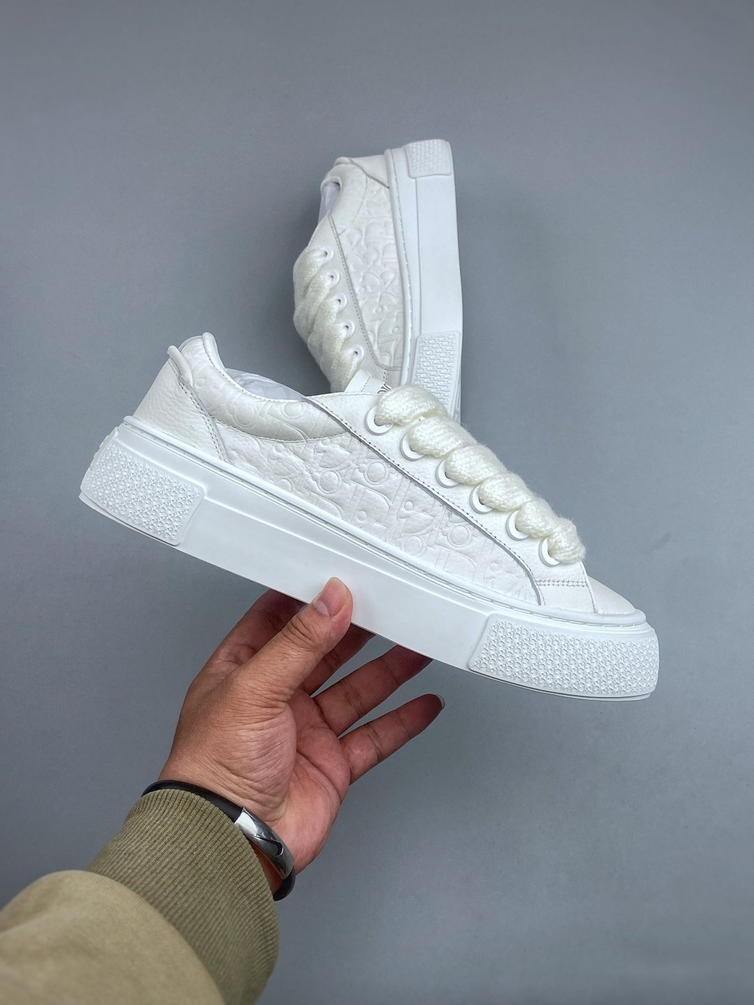 [DIOR] 디올 B33 스니커즈