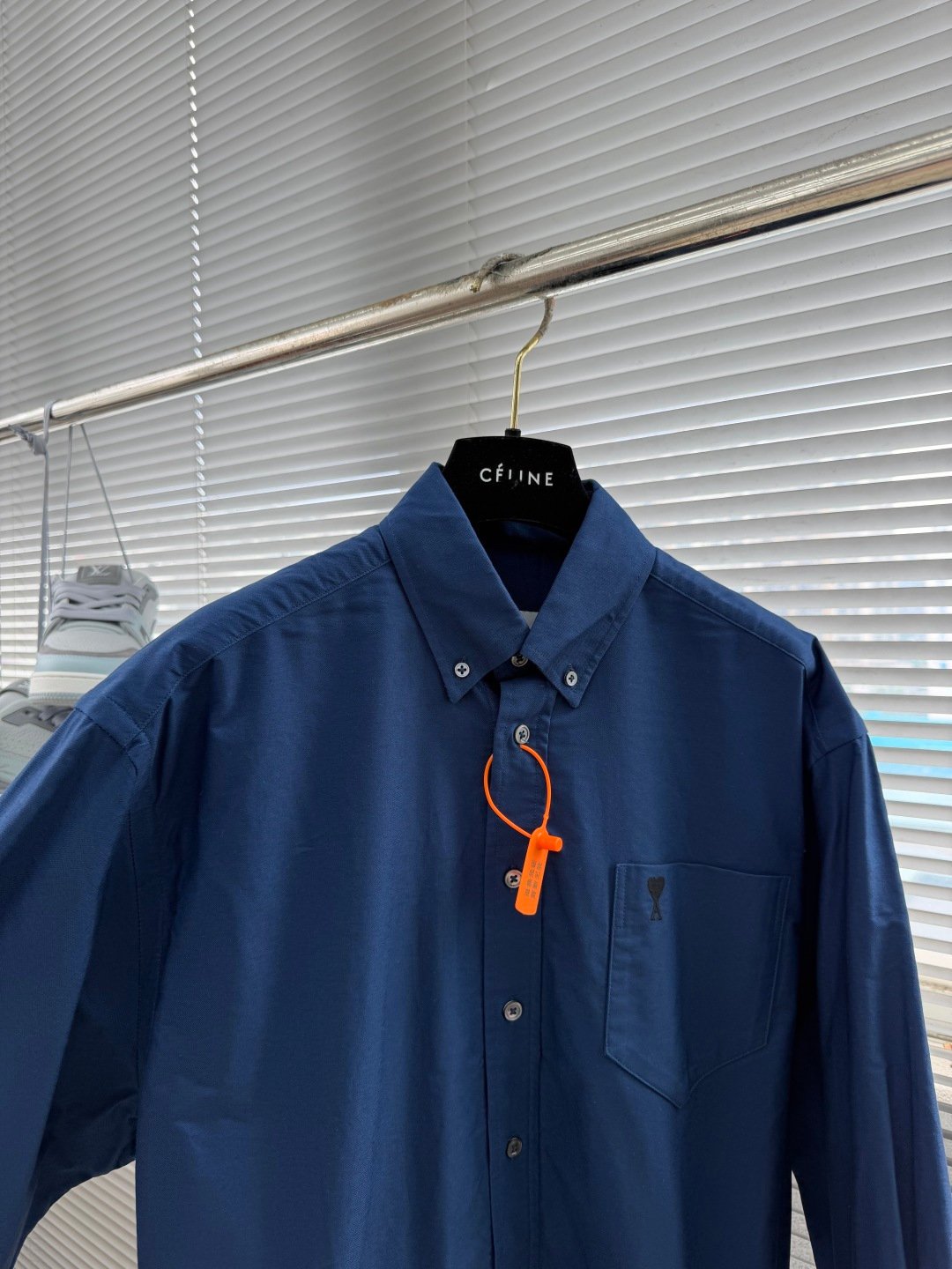 [AMI PARIS] 아미 파리 하트 자수 포켓 옥스퍼드 셔츠