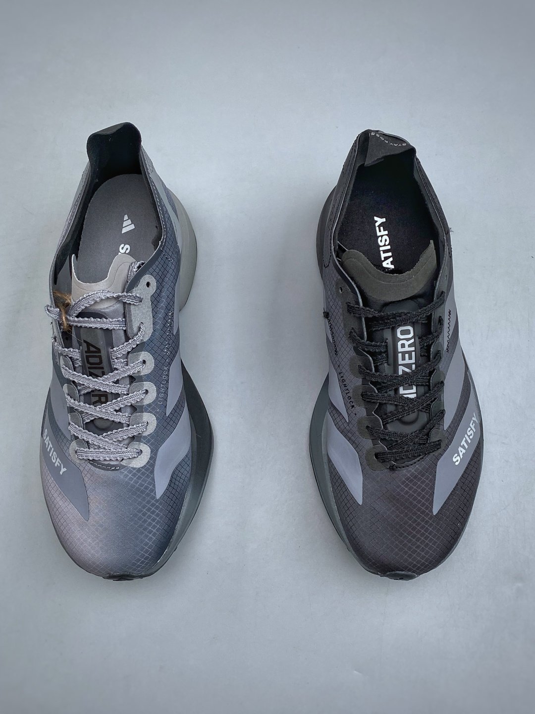 [ADIDAS × SATISFY] 아디다스 아디제로 아디오스 프로 4 사티스파이 러닝화