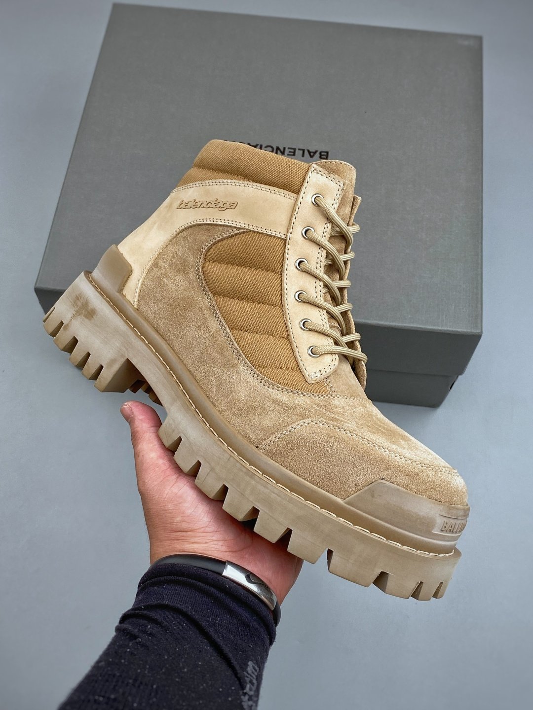 [BALENCIAGA] 발렌시아가 컴뱃 스트라이크 스웨이드 앵클 부츠