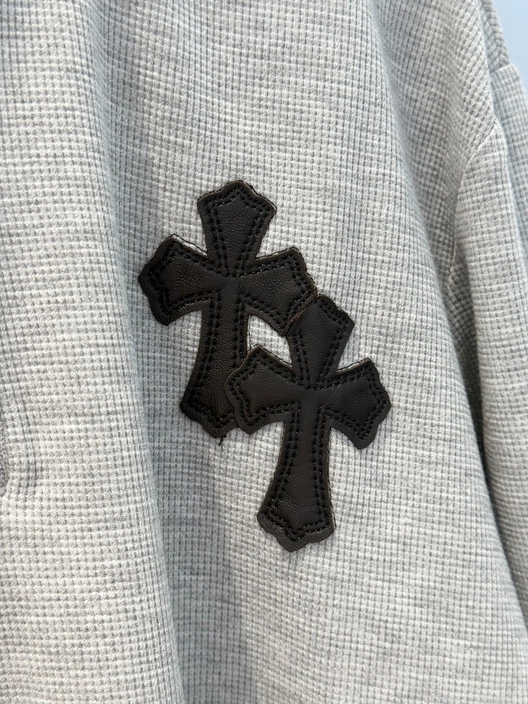 [Chrome Hearts] 크롬하츠 크로스 아플리케 헨리넥 긴팔 티셔츠