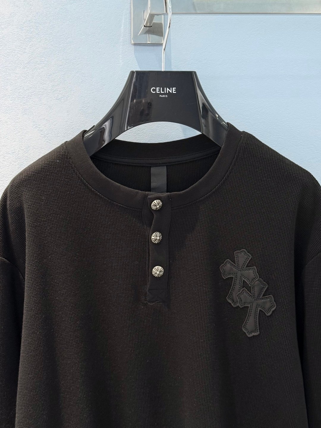 [Chrome Hearts] 크롬하츠 크로스 아플리케 헨리넥 긴팔 티셔츠