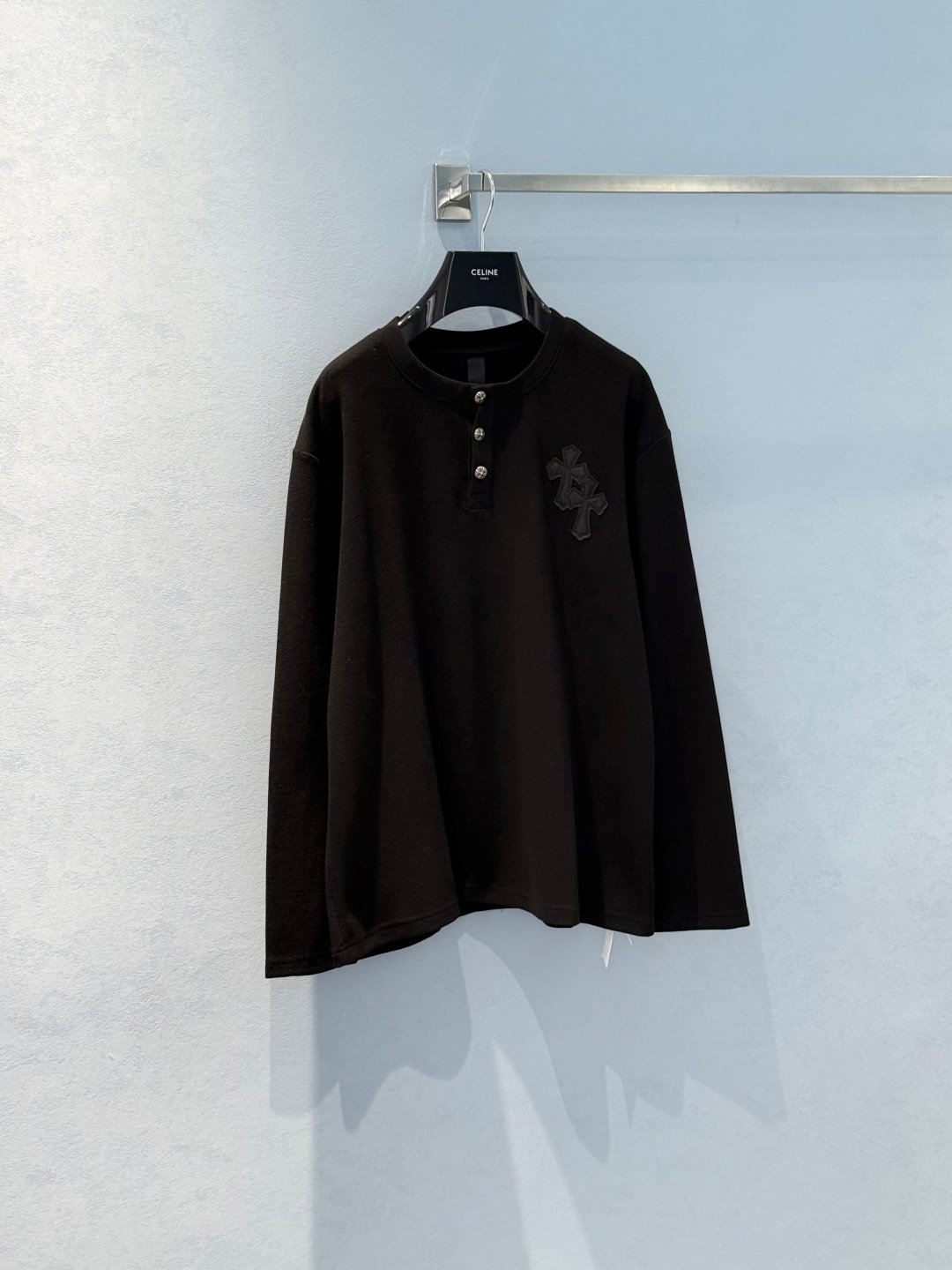 [Chrome Hearts] 크롬하츠 크로스 아플리케 헨리넥 긴팔 티셔츠