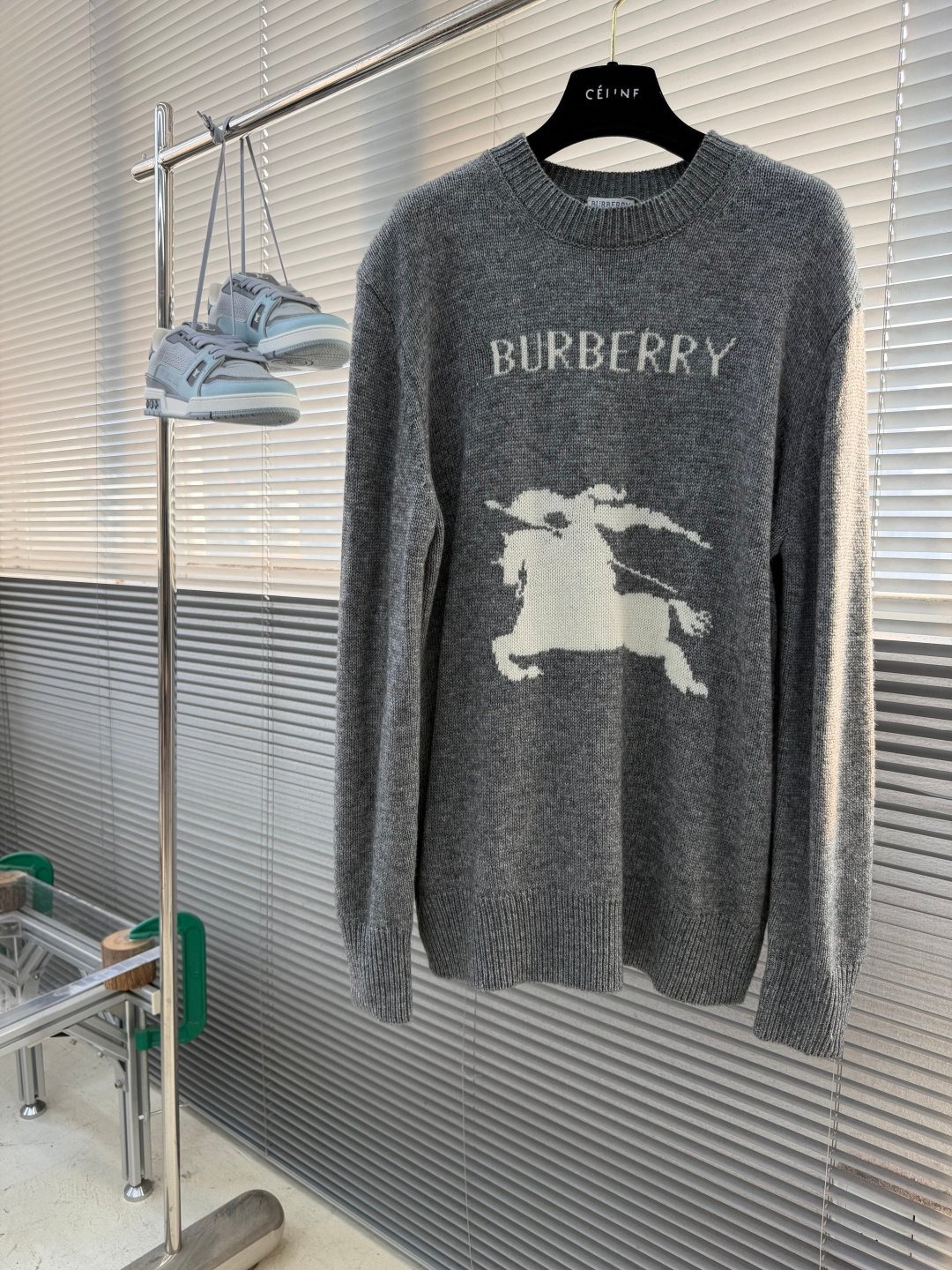 [BURBERRY] 버버리 승마 기사 로고 울 캐시미어 블렌드 니트
