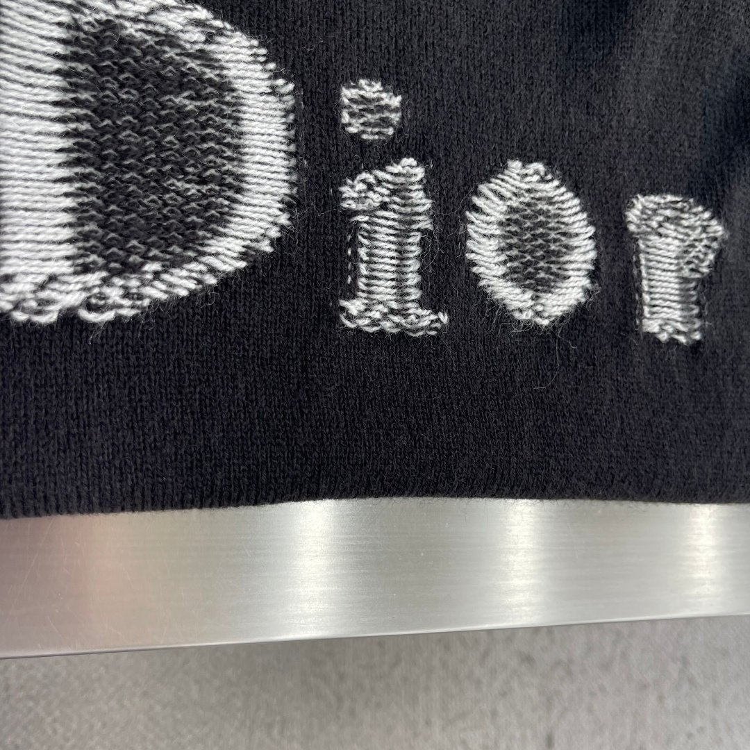[DIOR] 디올 레터링 로고 자카드 울 니트