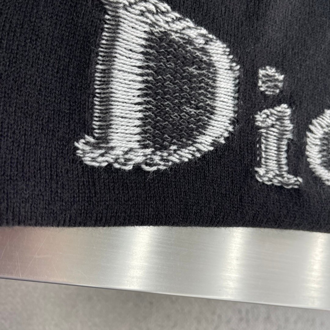 [DIOR] 디올 레터링 로고 자카드 울 니트