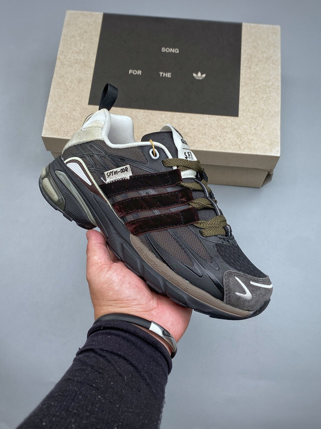 [ADIDAS × SONG FOR THE MUTE] 아디다스 × 송 포 더 뮤트 Adistar Cushion SFTM 스니커즈