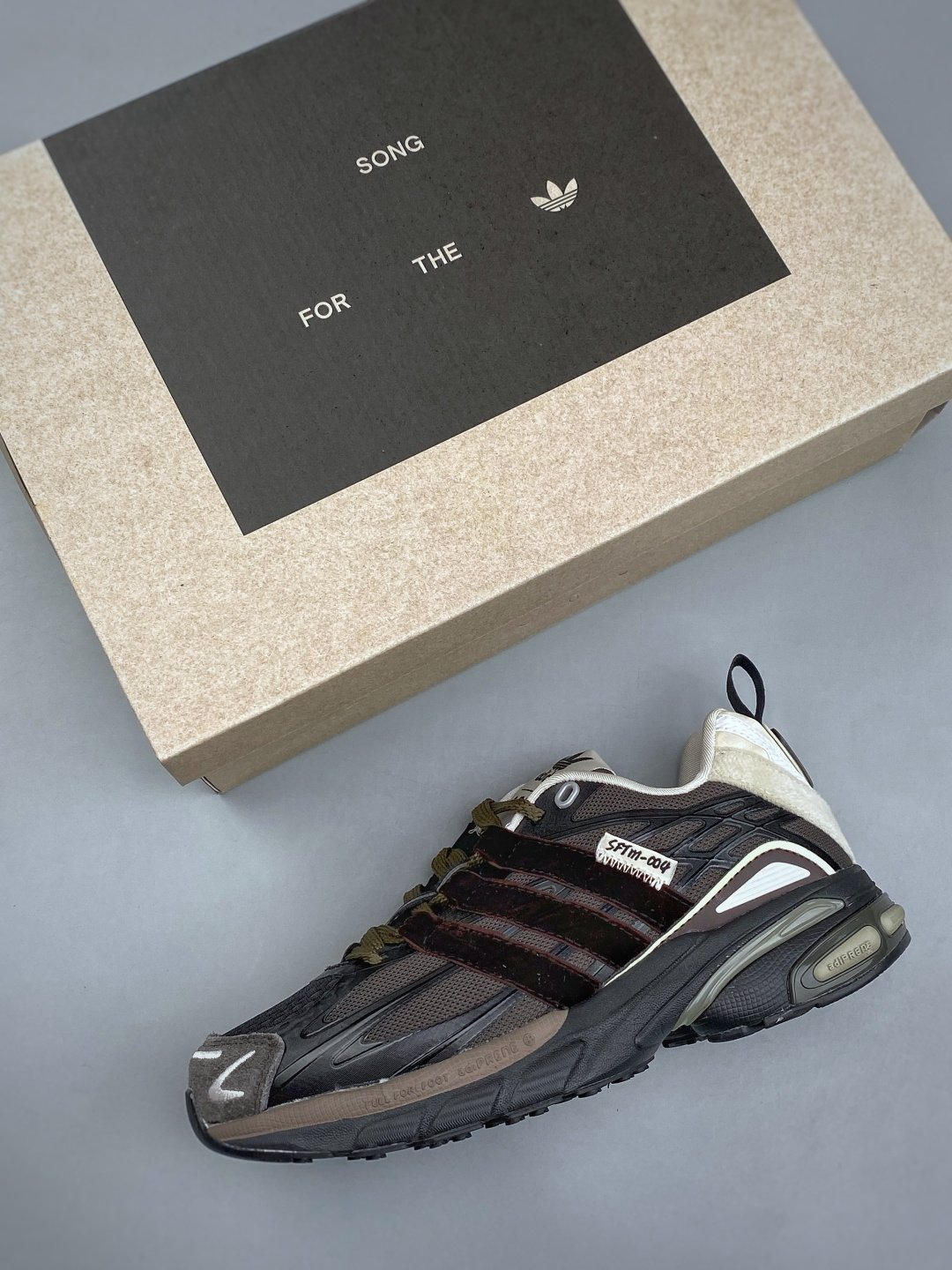 [ADIDAS × SONG FOR THE MUTE] 아디다스 × 송 포 더 뮤트 Adistar Cushion SFTM 스니커즈