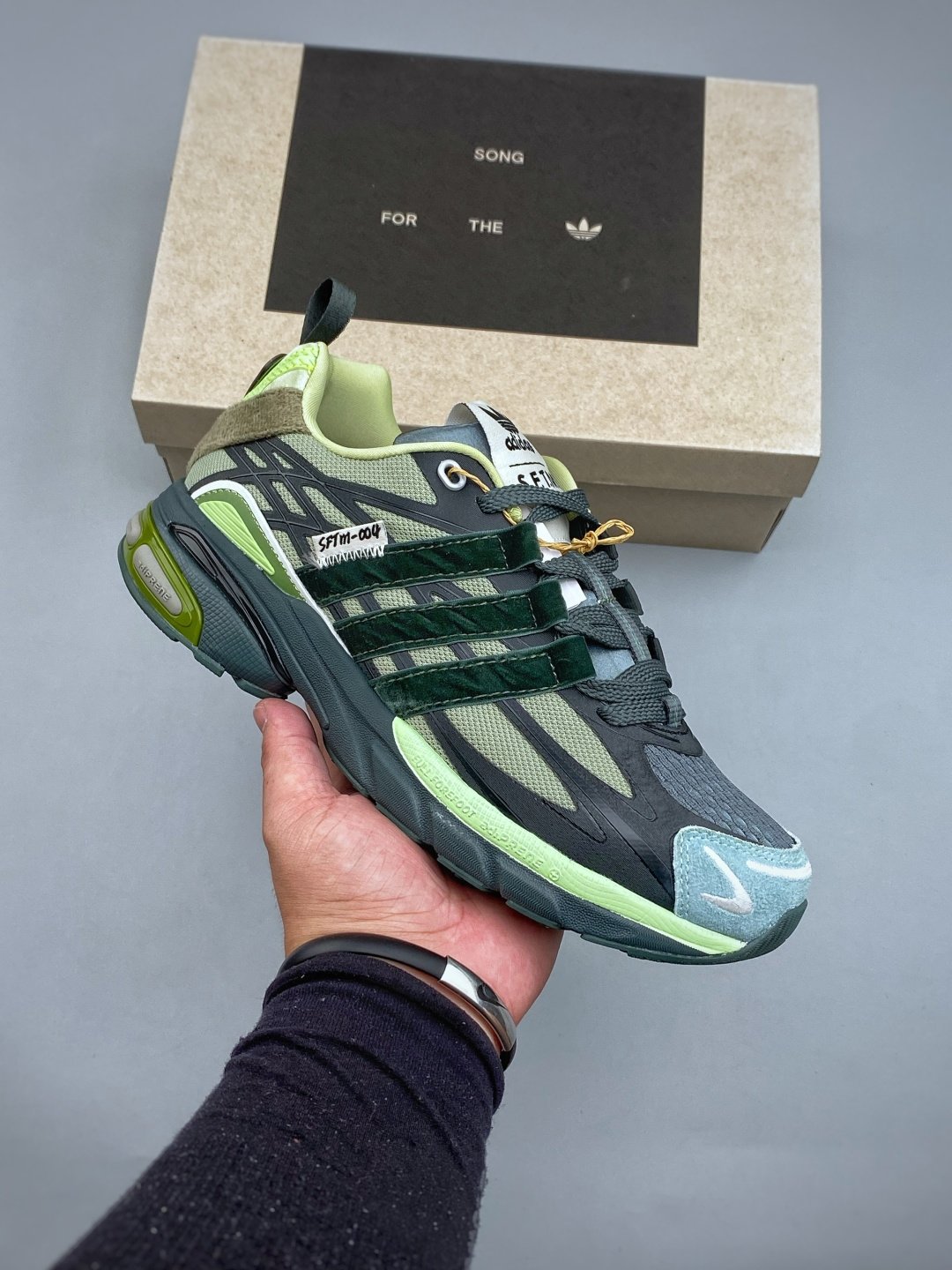 [ADIDAS × SONG FOR THE MUTE] 아디다스 × 송 포 더 뮤트 Adistar Cushion SFTM 스니커즈
