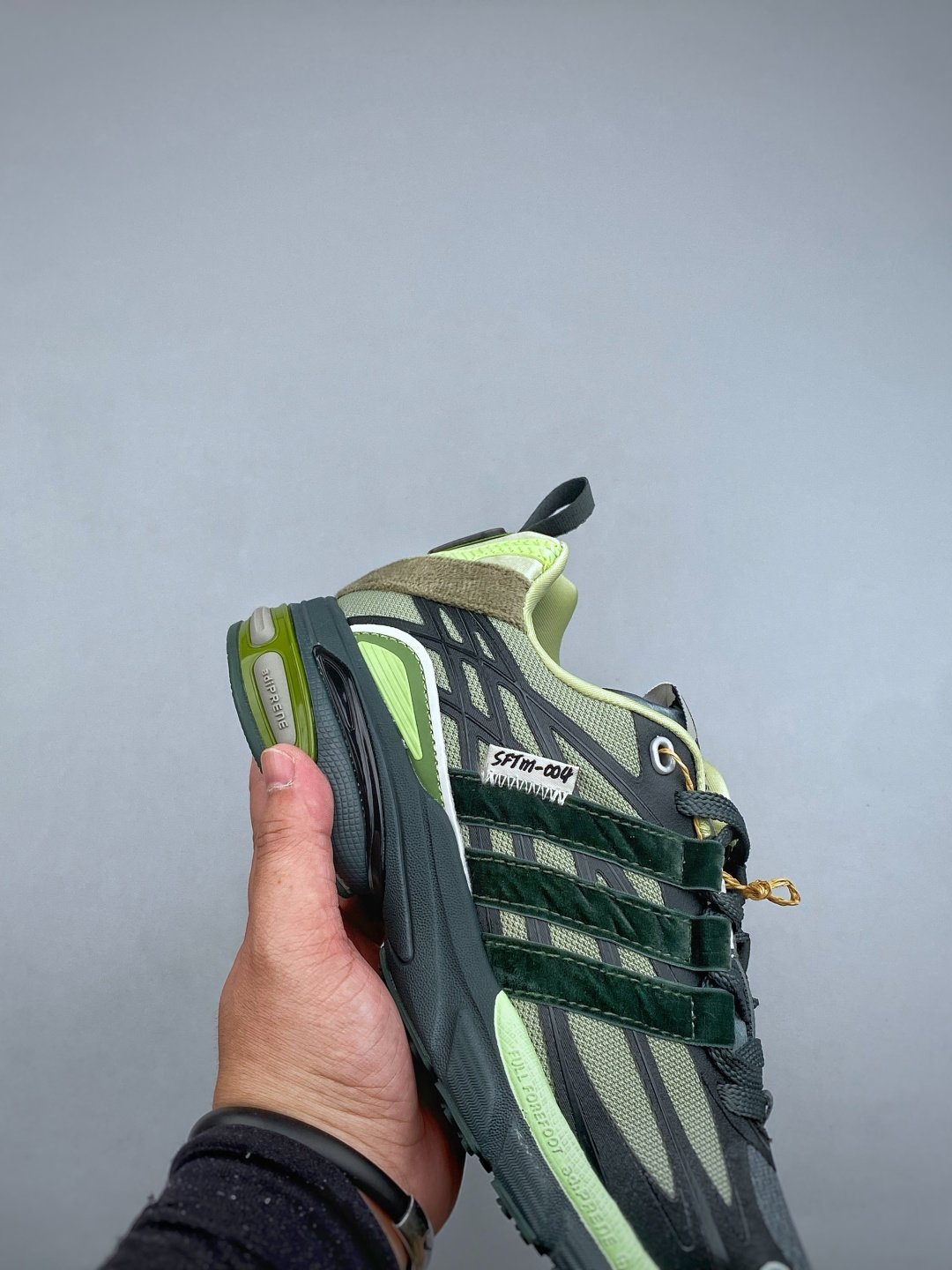 [ADIDAS × SONG FOR THE MUTE] 아디다스 × 송 포 더 뮤트 Adistar Cushion SFTM 스니커즈