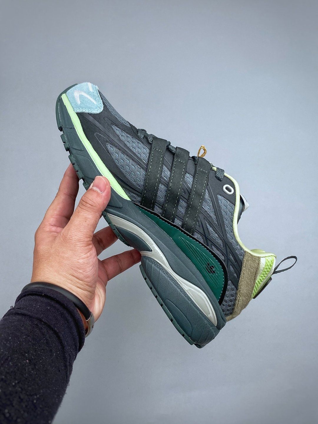 [ADIDAS × SONG FOR THE MUTE] 아디다스 × 송 포 더 뮤트 Adistar Cushion SFTM 스니커즈