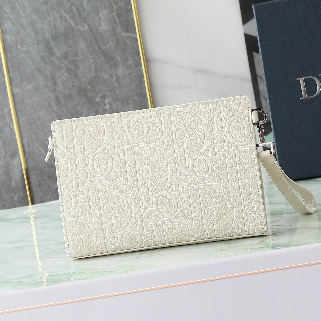 [DIOR] 디올 A5 트라이앵글 그래비티 아웃라인 레더 클러치 화이트