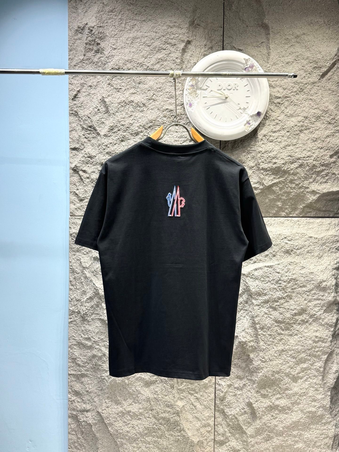 [MONCLER] 몽클레르 로고 자수 반팔 티셔츠