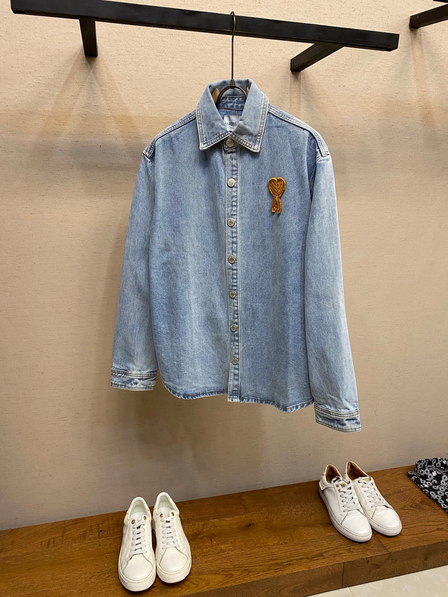 [AMI PARIS] 아미 파리 하트 로고 데님 셔츠
