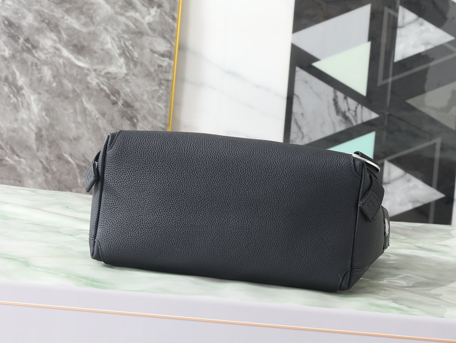 [DIOR] 디올 제트 미디엄 레더 메신저백 블랙
