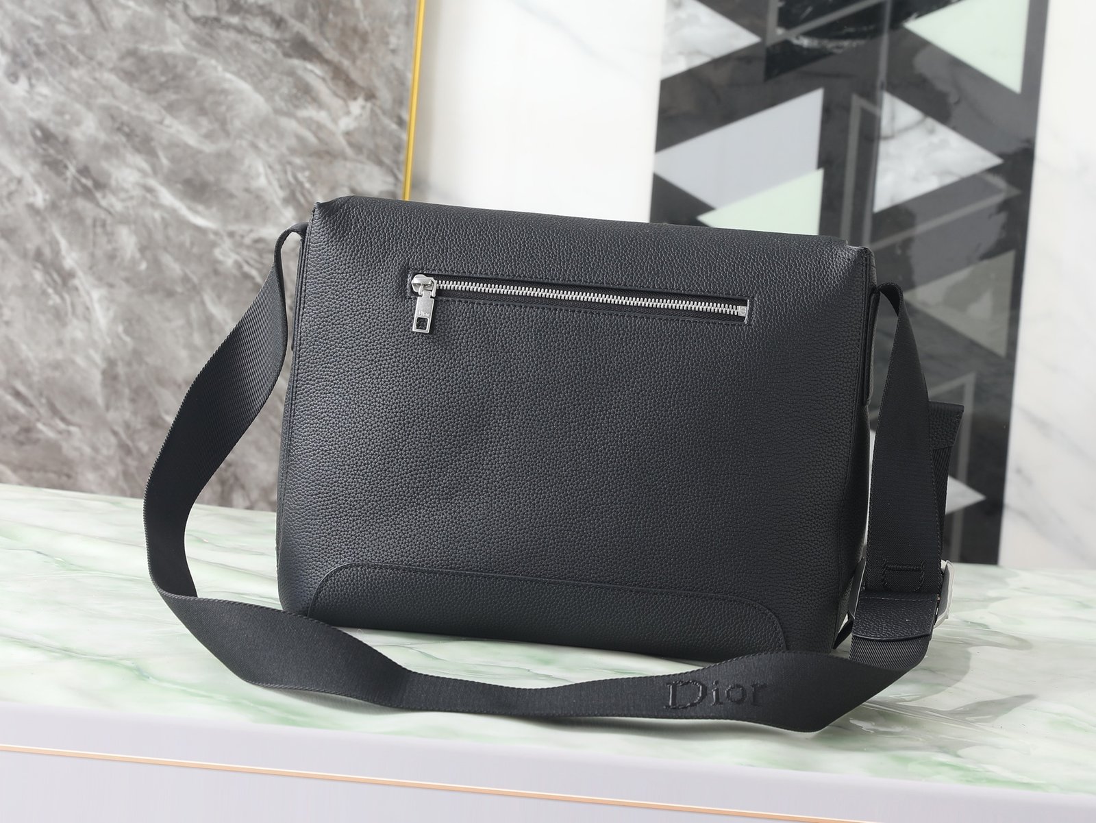 [DIOR] 디올 제트 미디엄 레더 메신저백 블랙