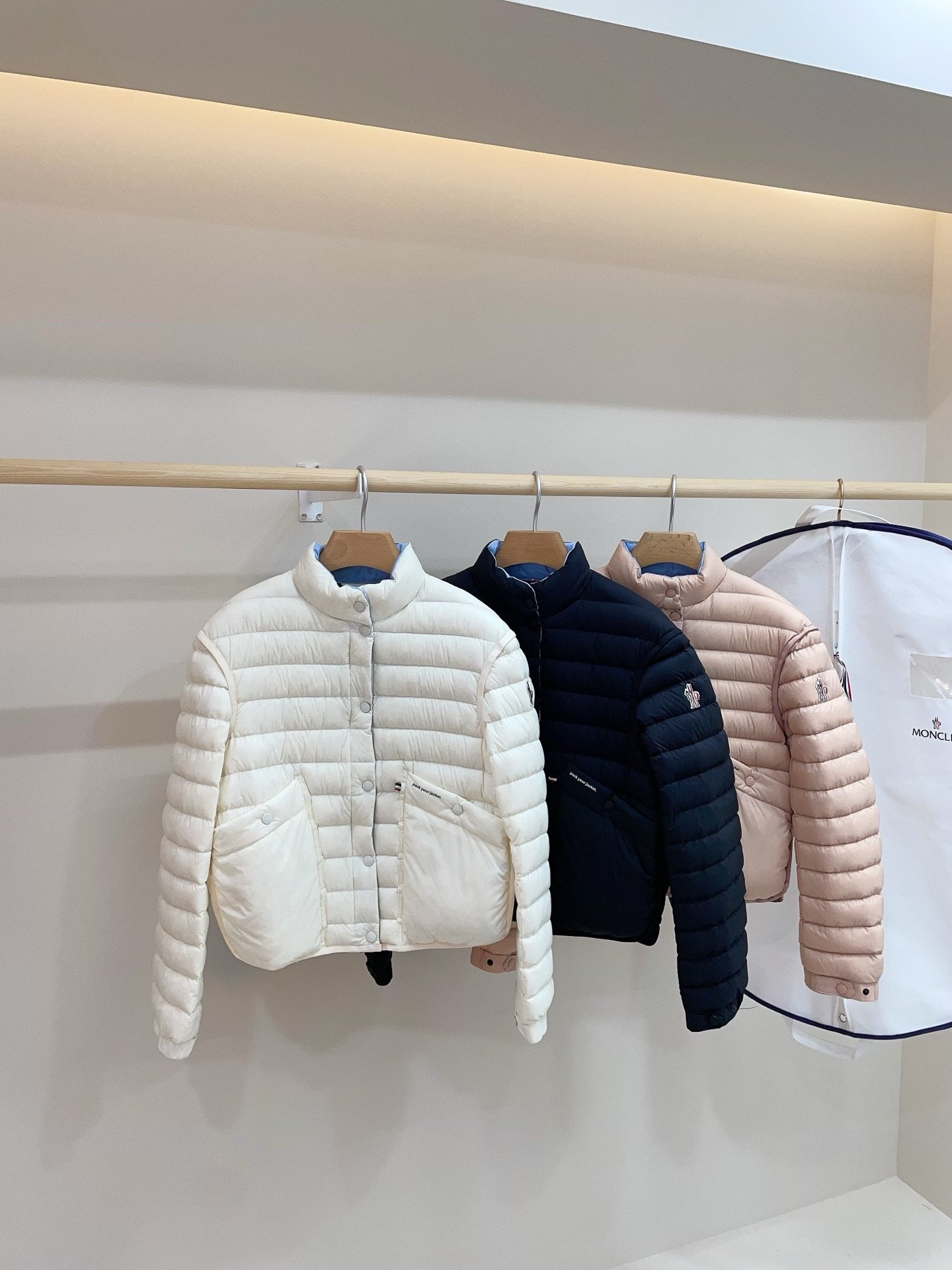 [MONCLER] 몽클레르 마둘랭 Madulains 경량 다운 재킷