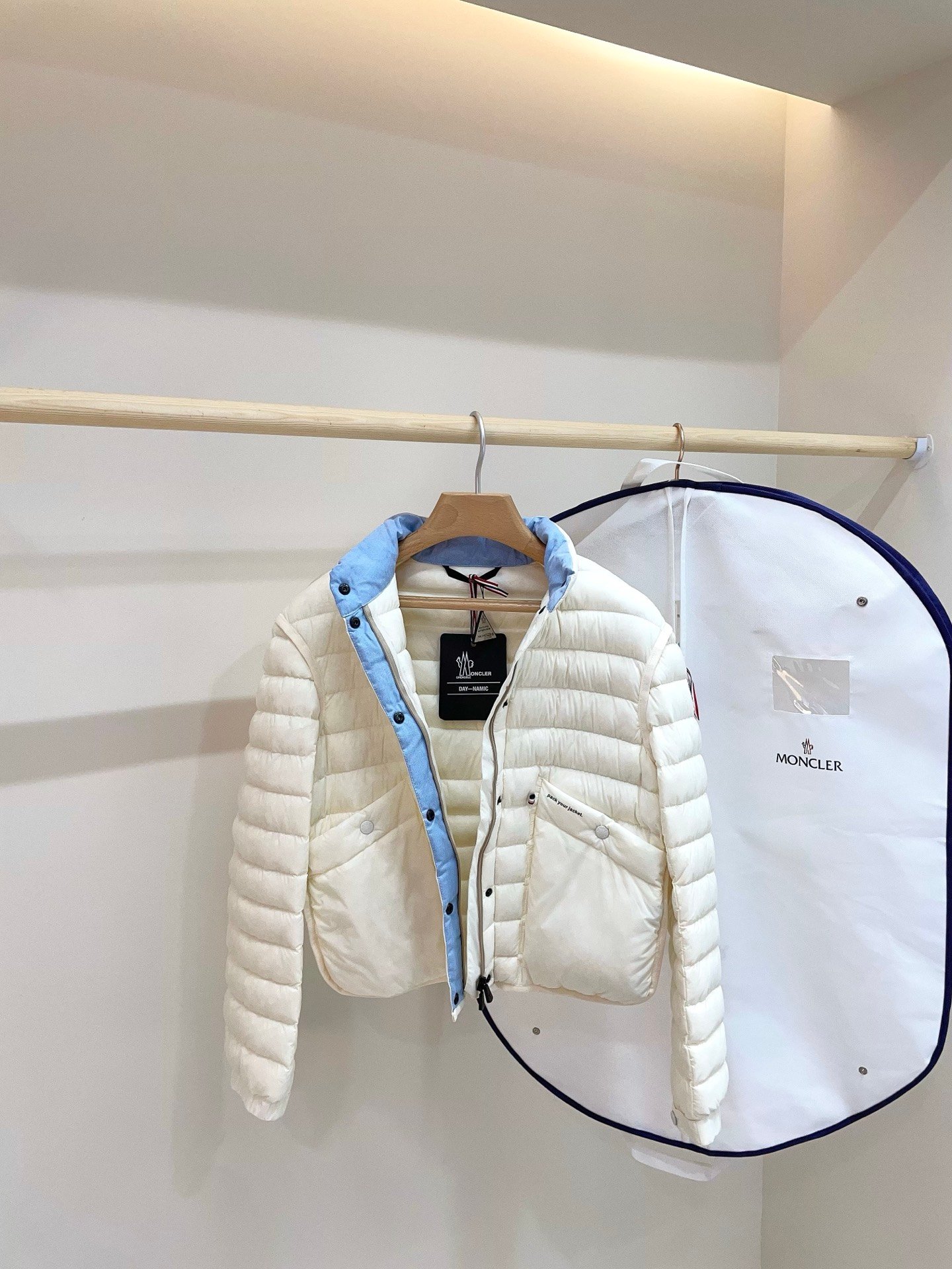 [MONCLER] 몽클레르 마둘랭 Madulains 경량 다운 재킷