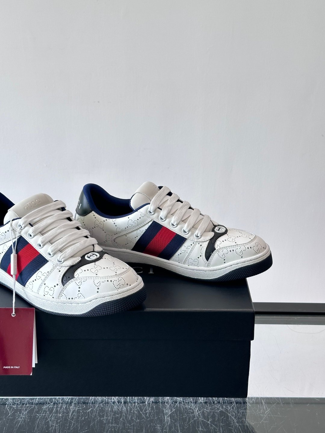 [GUCCI] 구찌 GG 캔버스 레트로 로우탑 스니커즈