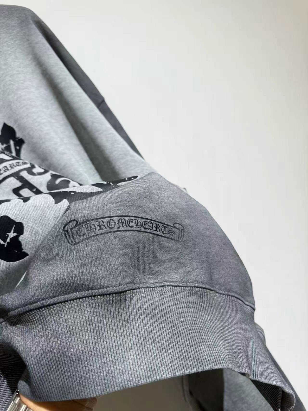 [CHROME HEARTS] 크롬하츠 그래피티 오버핏 스웨트셔츠