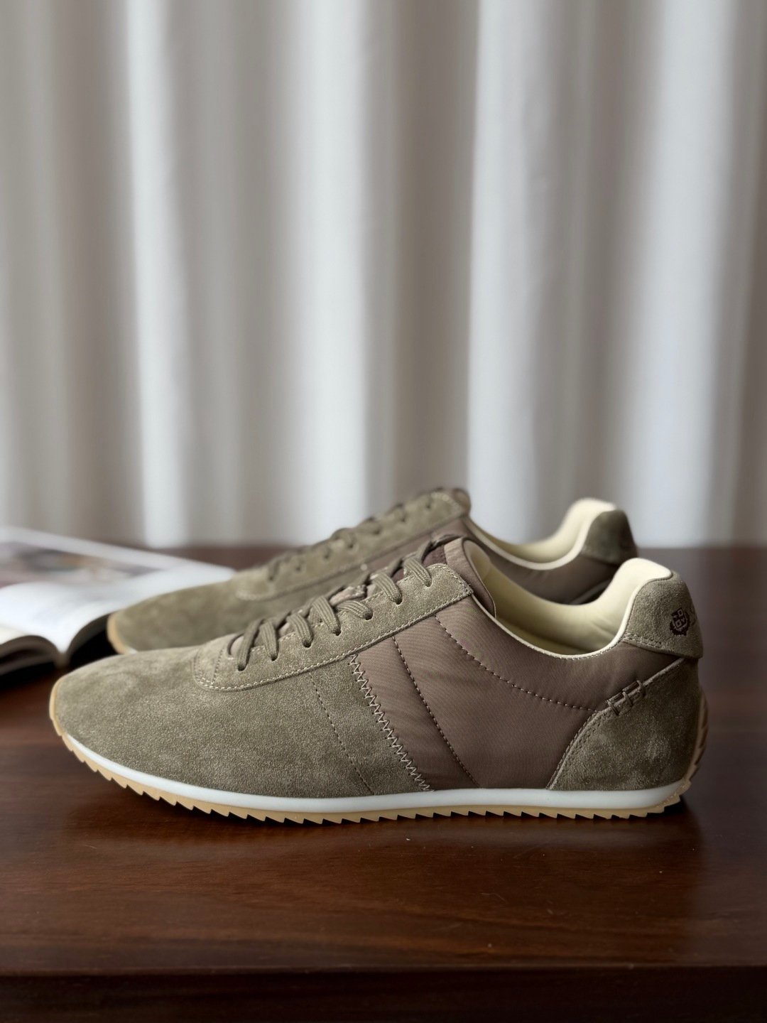[LORO PIANA] 로로피아나 패스트워크 스웨이드 남성 스니커즈