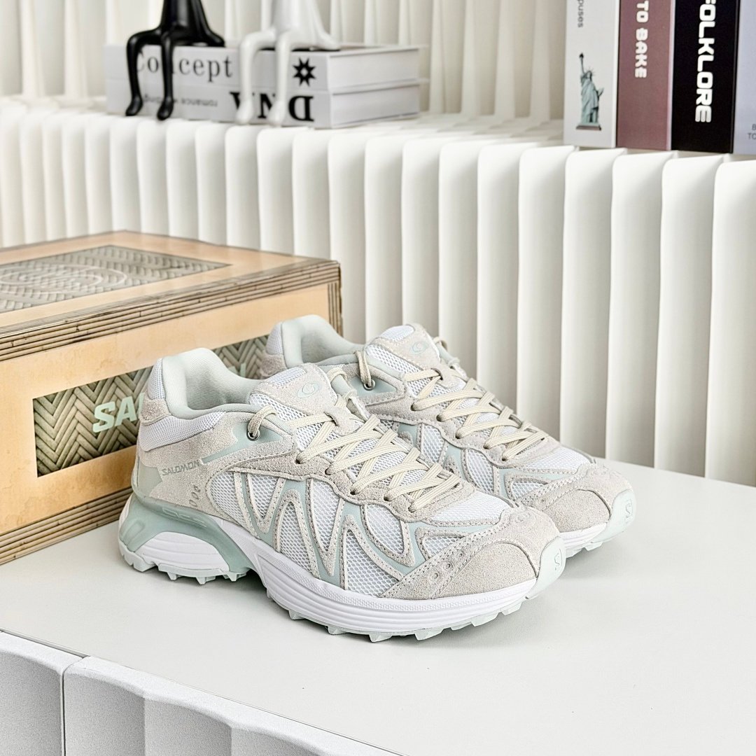 [SALOMON] 살로몬 XT-WHISPER 스웨이드 스니커즈