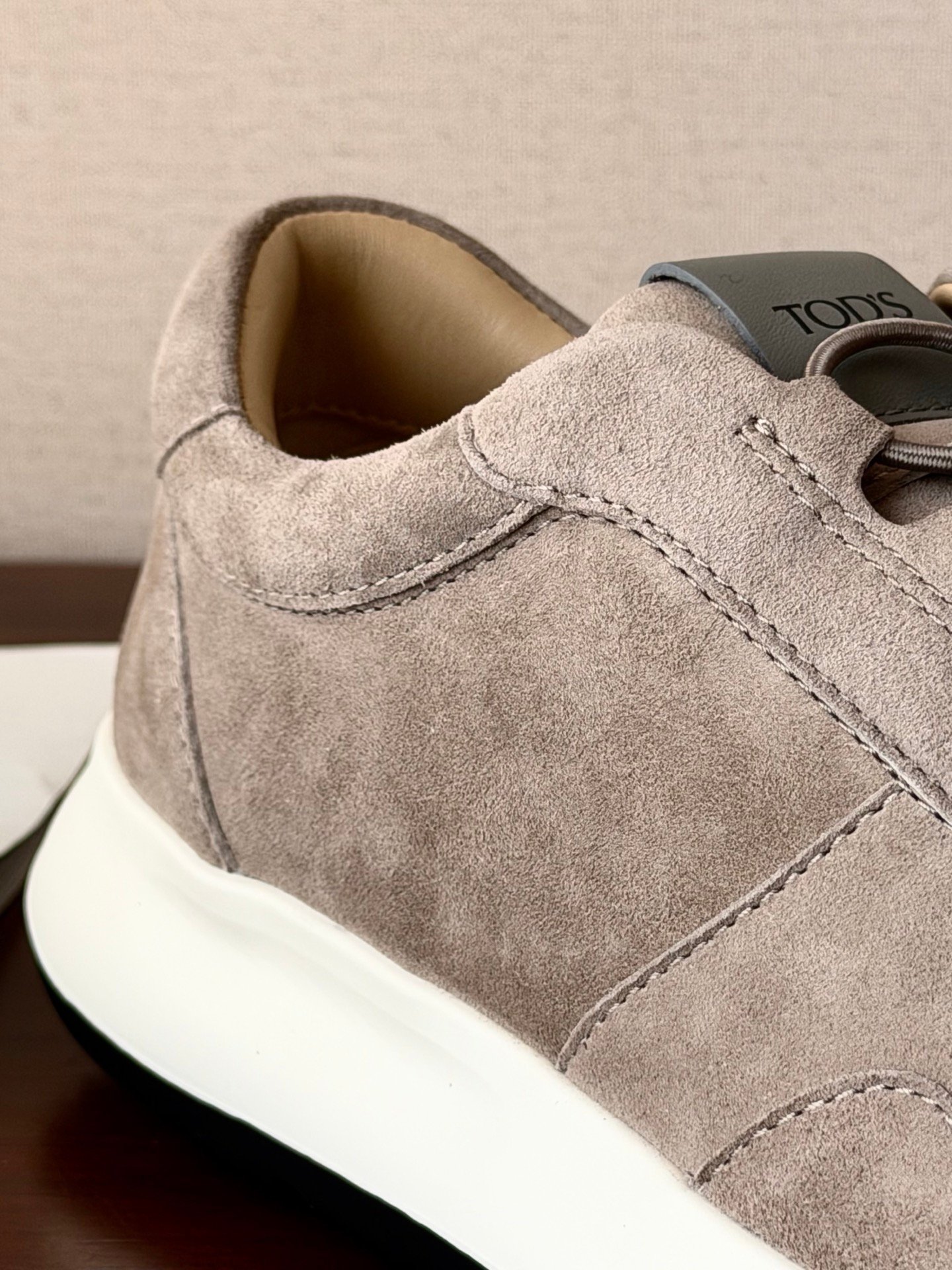 [TOD’S] 토즈 레드 닷 레더 스니커즈