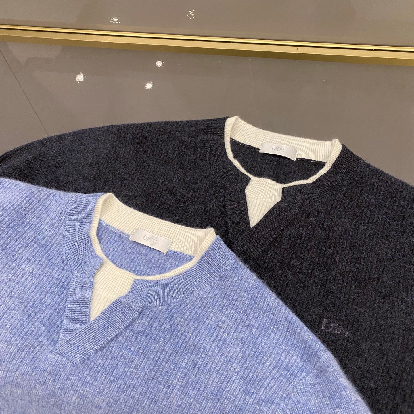 [DIOR] 디올 레이어드 V넥 울 캐시미어 니트