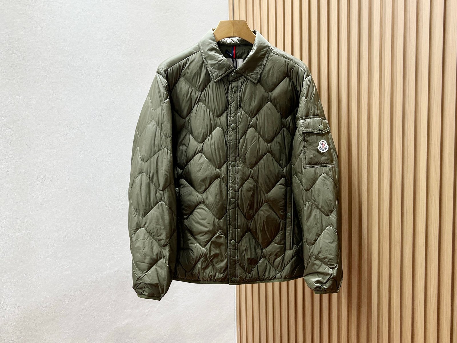 [MONCLER] 몽클레르 다이아몬드 퀼팅 패딩 재킷