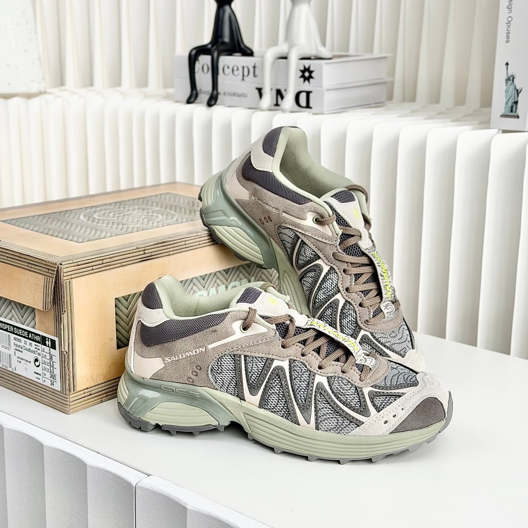 [SALOMON] 살로몬 XT-WHISPER 스웨이드 스니커즈