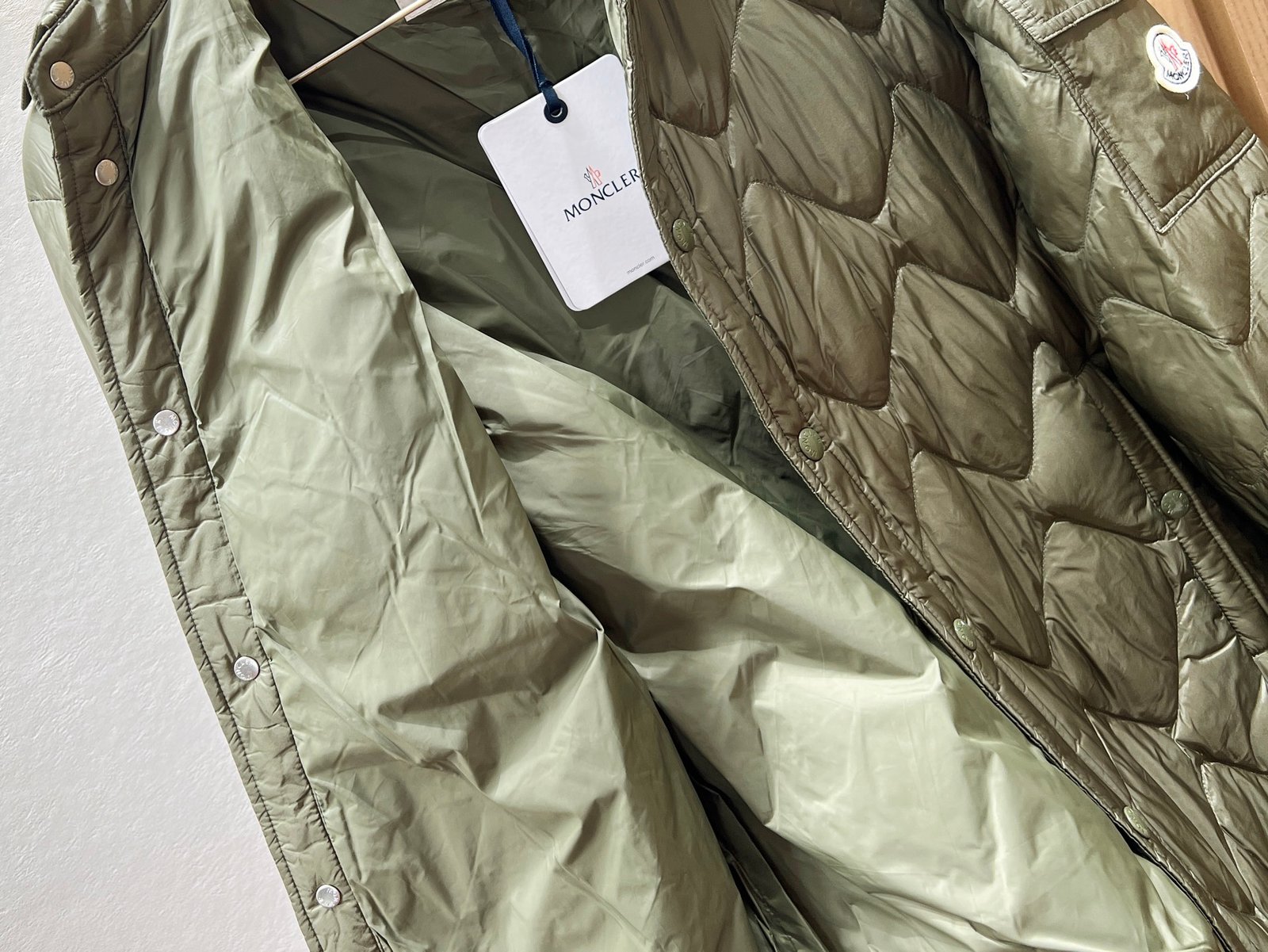 [MONCLER] 몽클레르 다이아몬드 퀼팅 패딩 재킷