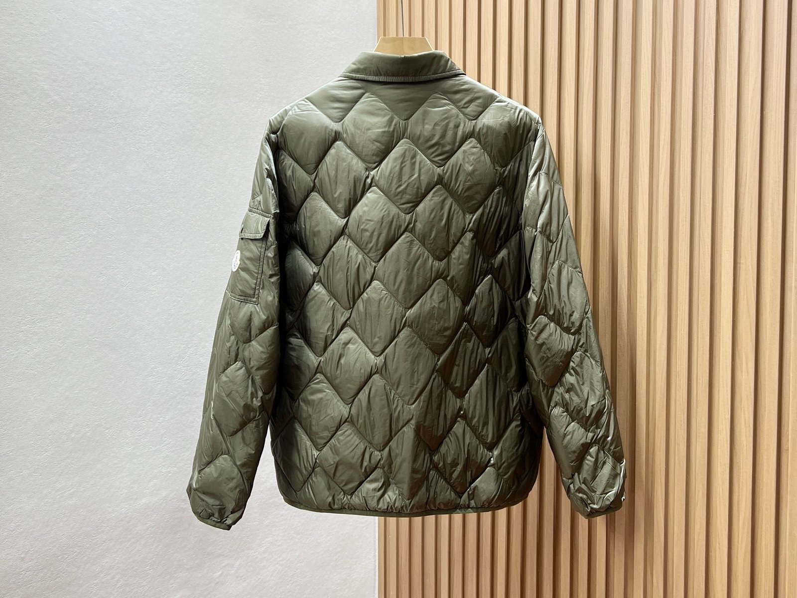 [MONCLER] 몽클레르 다이아몬드 퀼팅 패딩 재킷