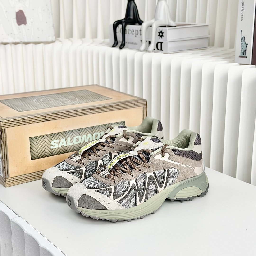 [SALOMON] 살로몬 XT-WHISPER 스웨이드 스니커즈