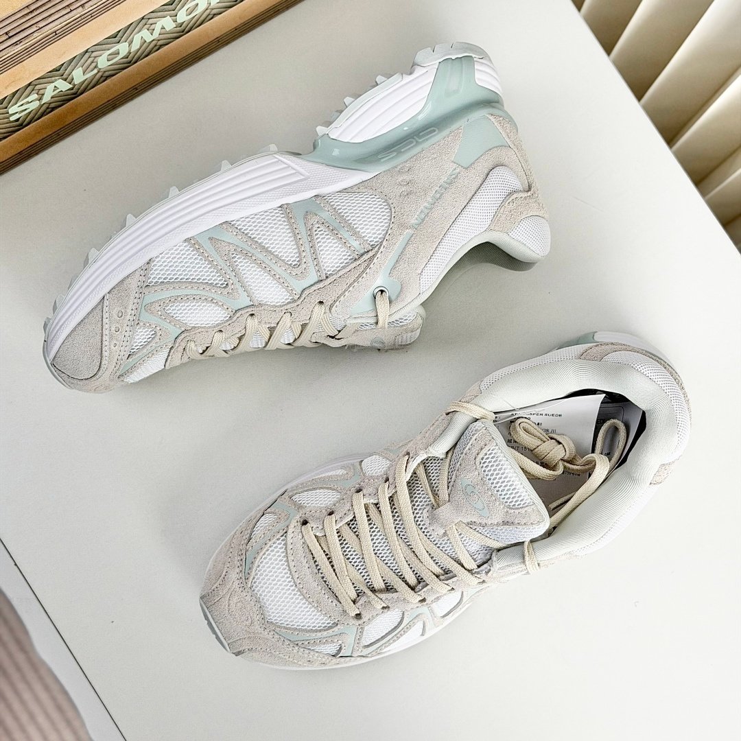 [SALOMON] 살로몬 XT-WHISPER 스웨이드 스니커즈