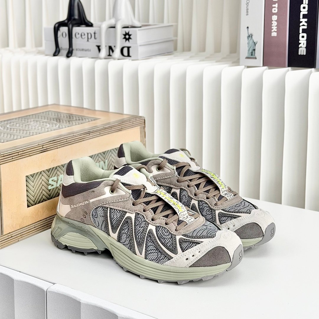 [SALOMON] 살로몬 XT-WHISPER 스웨이드 스니커즈