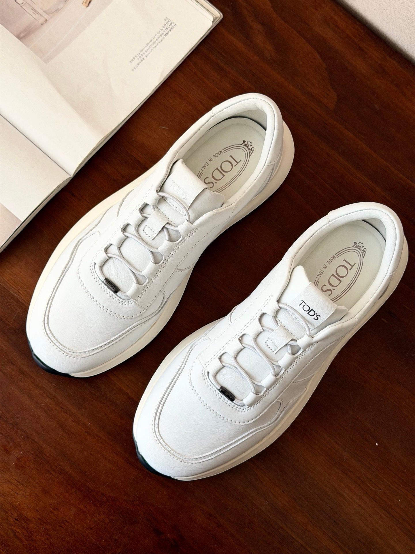 [TOD’S] 토즈 레드 닷 레더 스니커즈