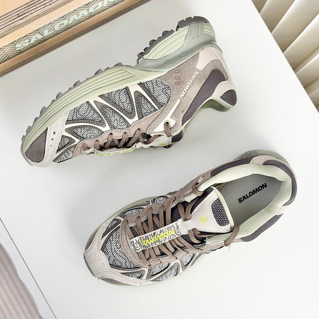 [SALOMON] 살로몬 XT-WHISPER 스웨이드 스니커즈