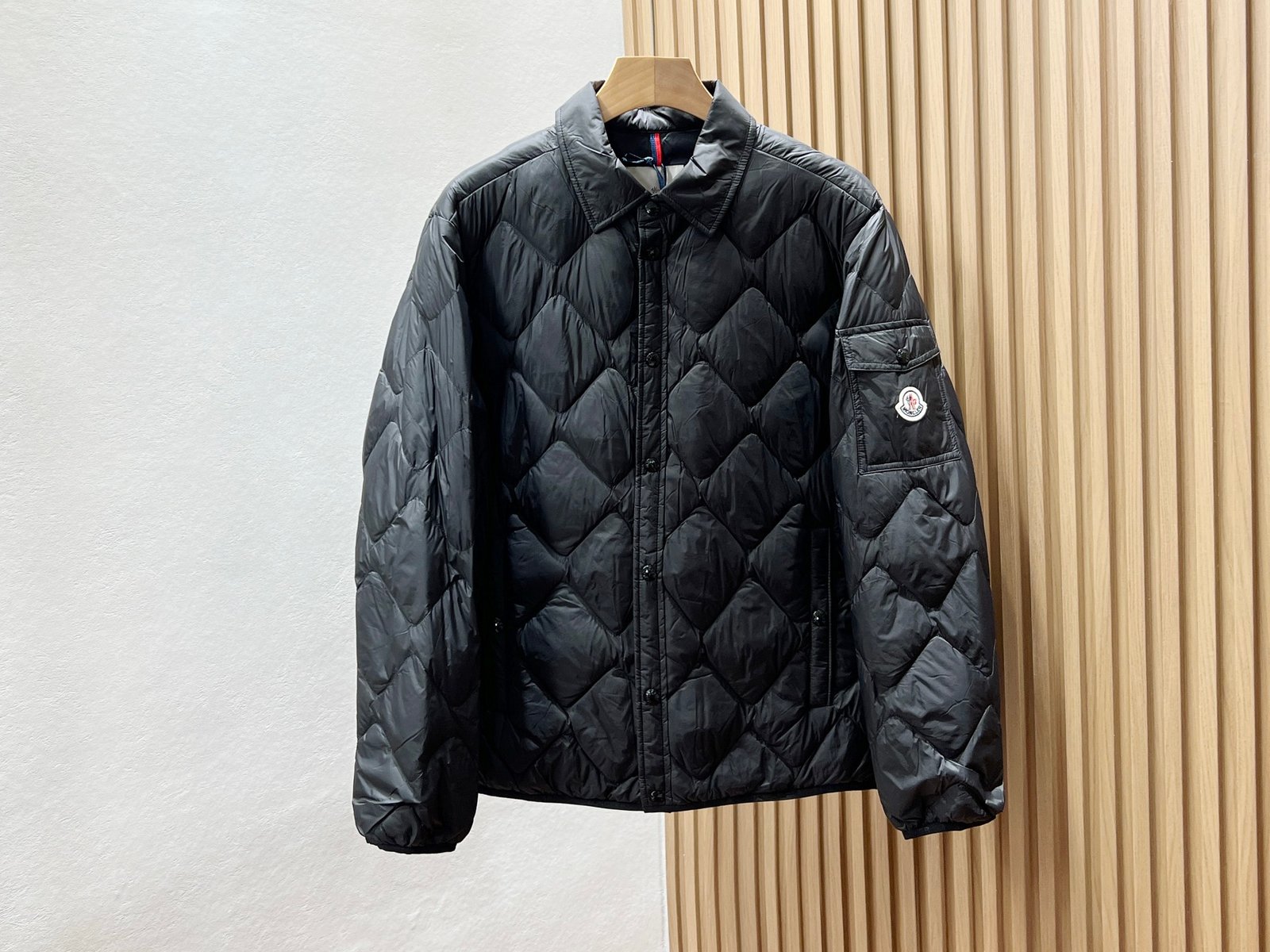 [MONCLER] 몽클레르 다이아몬드 퀼팅 패딩 재킷