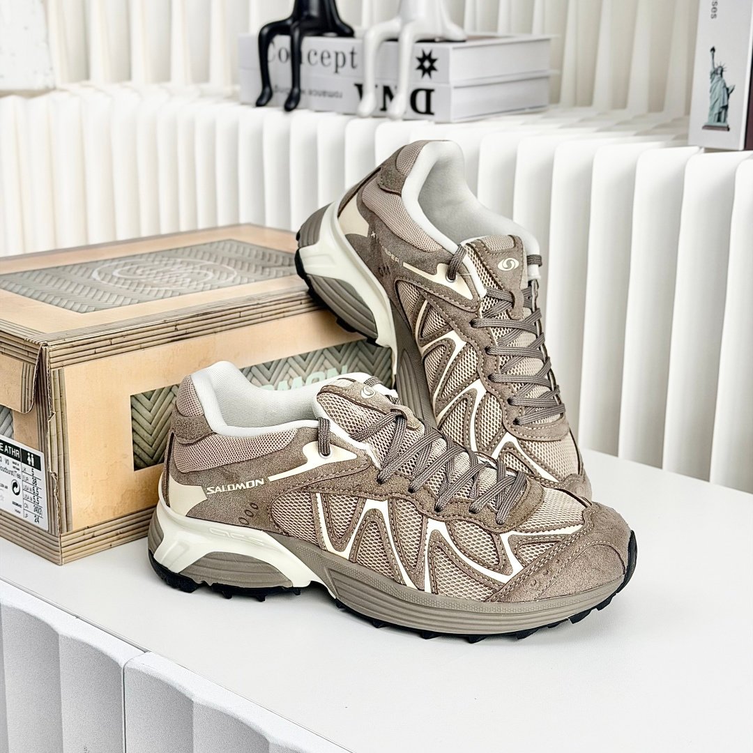 [SALOMON] 살로몬 XT-WHISPER 스웨이드 스니커즈