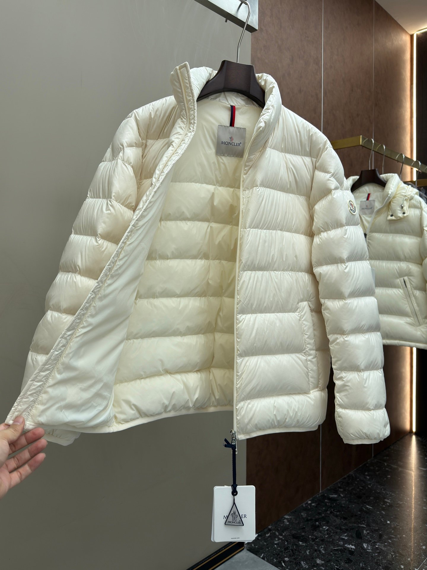[MONCLER] 몽클레르 로데즈 로고 칼라 다운 재킷