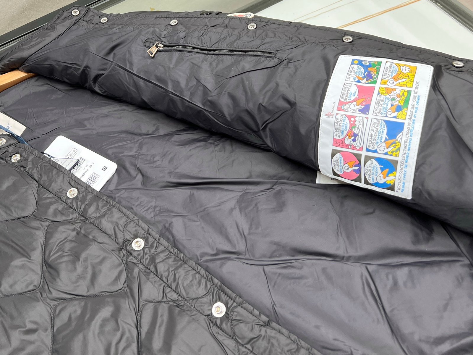 [MONCLER] 몽클레르 다이아몬드 퀼팅 패딩 재킷