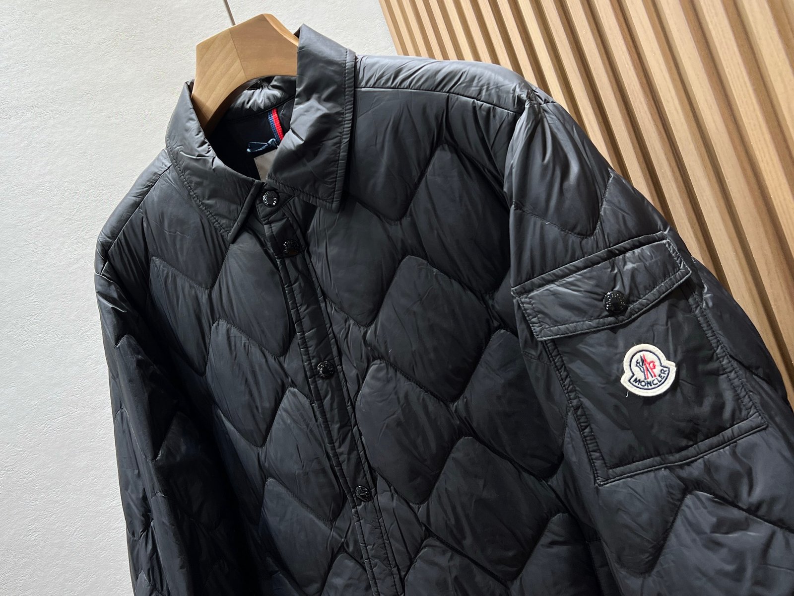 [MONCLER] 몽클레르 다이아몬드 퀼팅 패딩 재킷