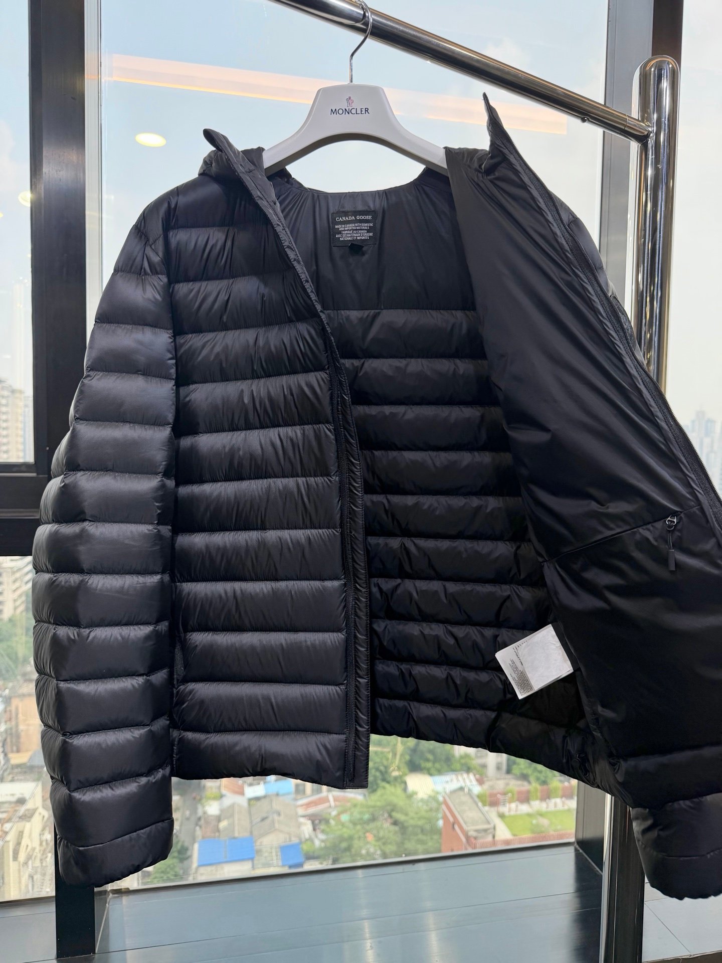 [CANADA GOOSE] 캐나다구스 스트라터스 남성 경량 후드 다운 재킷