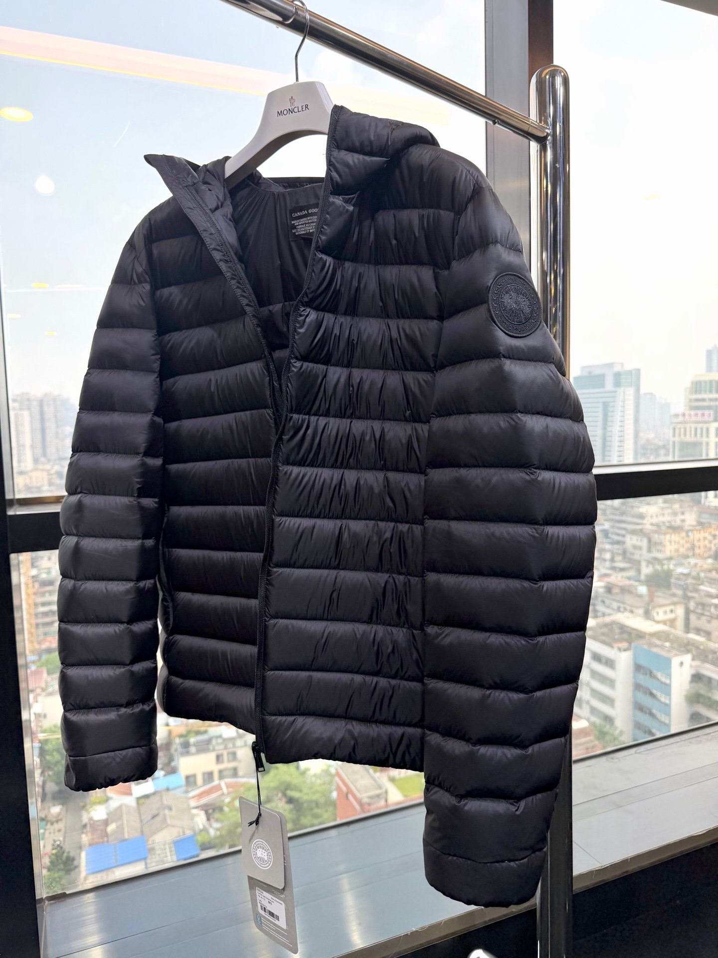 [CANADA GOOSE] 캐나다구스 스트라터스 남성 경량 후드 다운 재킷